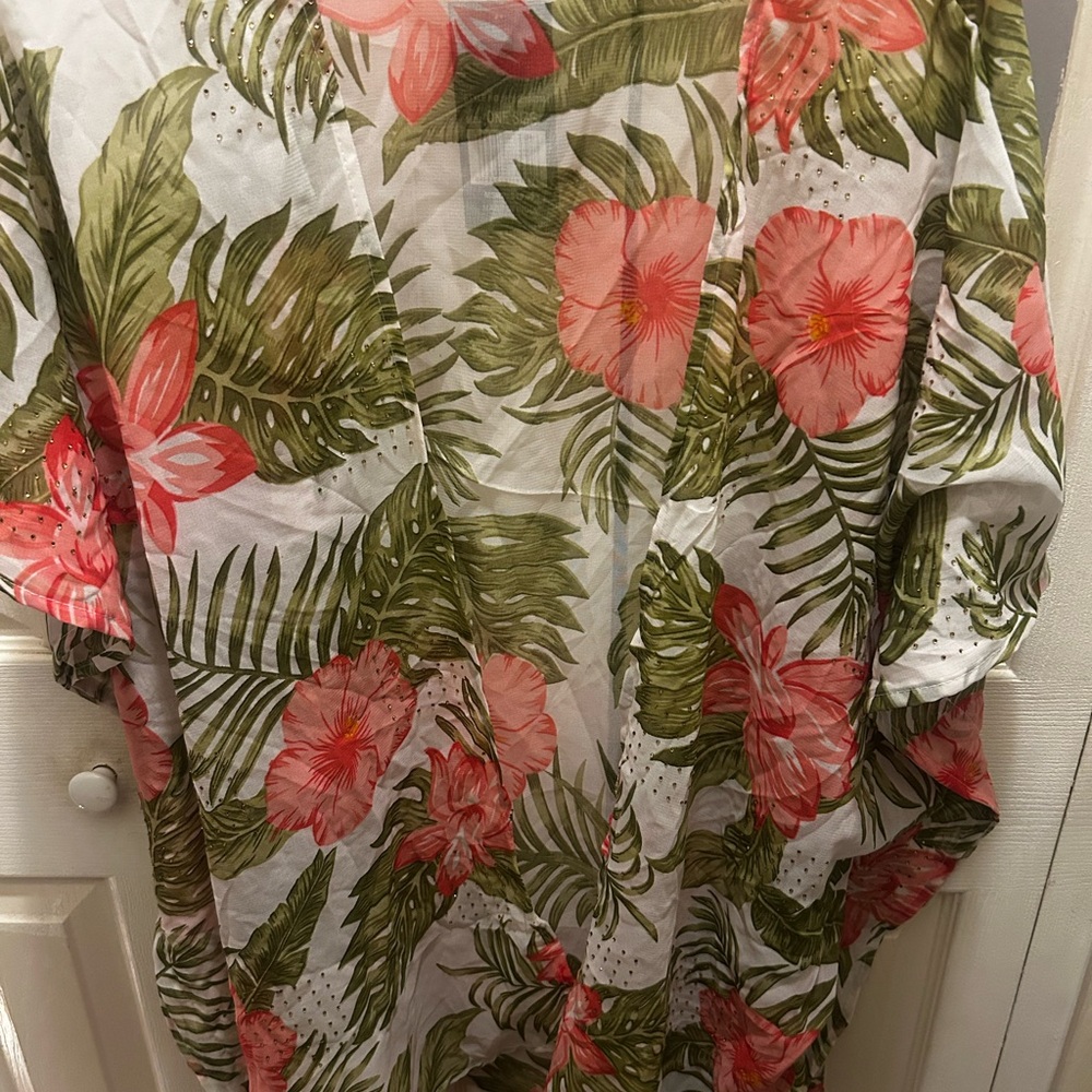 Floral Kimono with Green and Pink Design
